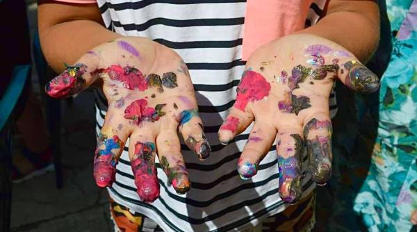 costel fotea o vara de neuitat pentru sute de copii si adolescenti galateni