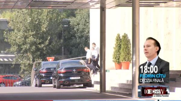 dan barna si a luat lucrurile de la guvern inclusiv o minge de fotbal foto