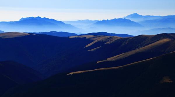 actiune de salvare in muntii fagaras o turista a fost evacuata cu targa de salvamont dupa ce a suferit o fractura foto
