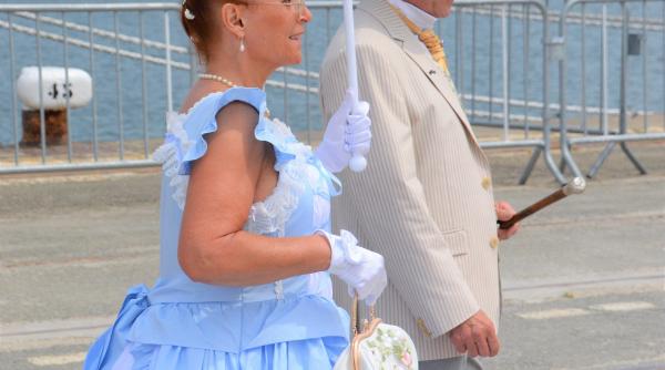 piesa vestimentara a burghezilor interbelici criticul literar daniel cristea enache sigur ca nu mai poarta nimeni