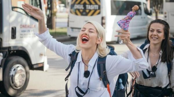 de ce lidia buble a avut tot timpul la asia express o papusa barbie fara par