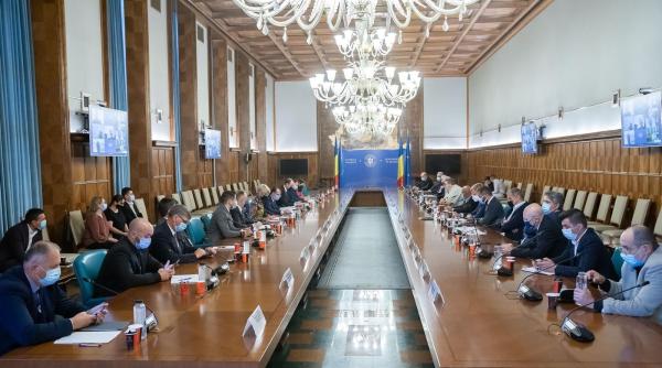 agentia fitch ratings caderea guvernului ar putea perturba eforturile de consolidare fiscala