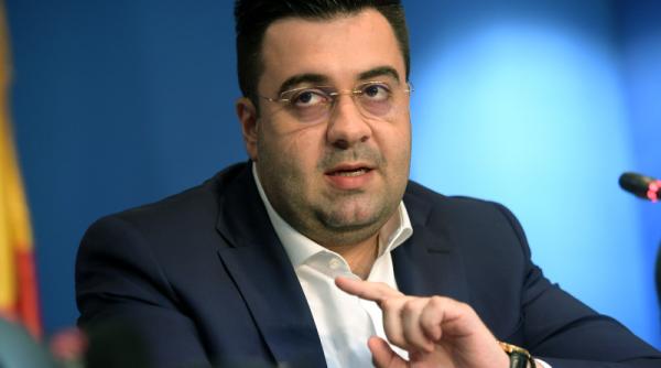 cuc  dupa retragerea cu aplauze a ministrilor usr plus  dezgustator voi vota oricand o motiune de cenzura impotriva acestui guvern