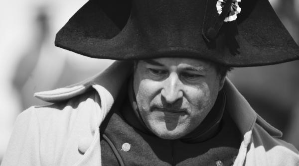 o palarie purtata de napoleon care are pe ea adn ul imparatului a fost scoasa la licitatie