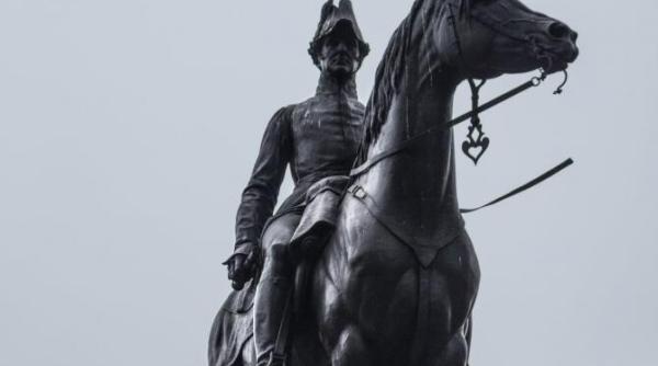 statuia generalului robert lee va fi data jos in virginia moment de insemnatate istorica