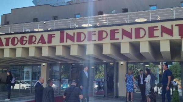 cinematograful independenta din targoviste  redeschis dupa 15 ani de paragina