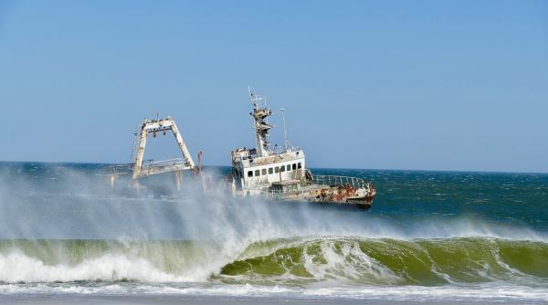 trei corabii foarte vechi descoperite de scafandrii muzeului de istorie si arheologie din constanta