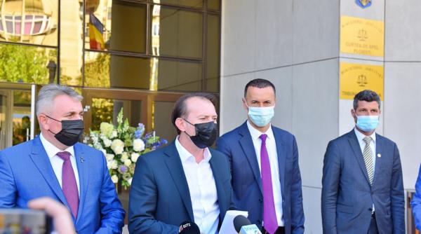 iulian dumitrescu presedintele cj prahova alaturi de florin citu la inaugurarea palatului de justitie