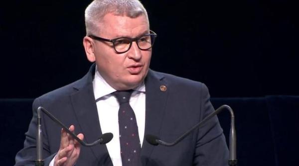 florin roman vom face toate demersurile pentru demiterea ancai dragu din fruntea senatului a reluat abuziv sedinta