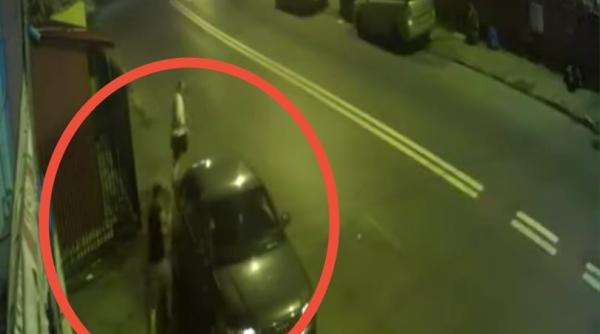 video un barbat din ploiesti suparat ca a pierdut la pariuri l a alergat cu toporul pe iubitul angajatei salii de jocuri
