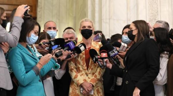 alina gorghiu cere sanctionarea parlamentarilor aur implicati in incidentele din 9 septembie