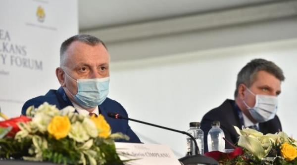 cimpeanu  incep scoala cu prezenta fizica 99 7prc  dintre cei aproape 3 milioane de elevi si prescolari