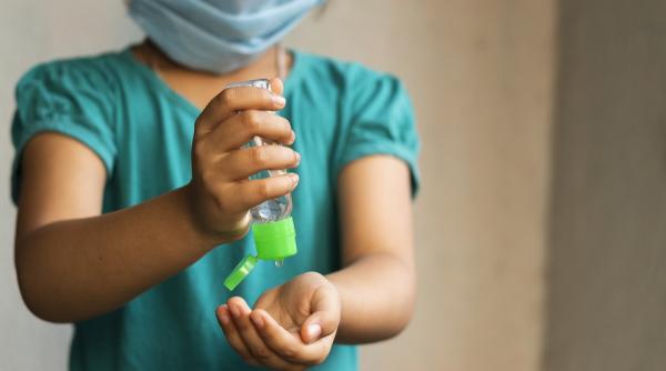 ministerul sanatatii parintii infectati cu virusul sars cov 2 vor putea fi tratati in sectiile de pediatrie unde se afla internati si copiii lor