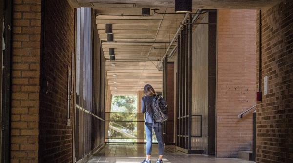 noul an scolar incepe sub semnul pandemiei numarul de scoli cadre didactice si elevi in scadere