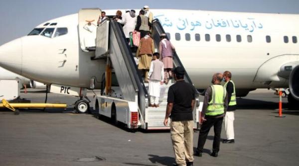 primul zbor comercial pe aeroportul din kabul  dupa ce talibanii au preluat puterea