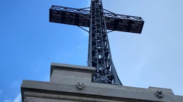 de ziua crucii mapn a inaugurat restaurarea monumentului de pe caraiman reabilitarea a inceput in 2016 video