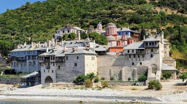 muntele athos peste o mie de calugari infectati cu coronavirus