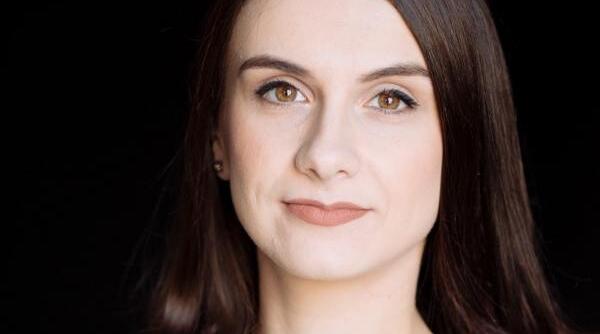 actrita oana predescu despre uratul si frumosul din viata si din teatru exclusiv