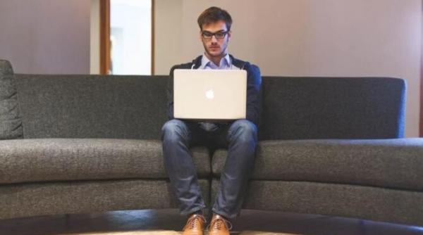 de ce sa nu folosim laptopul de la serviciu in scopuri personale