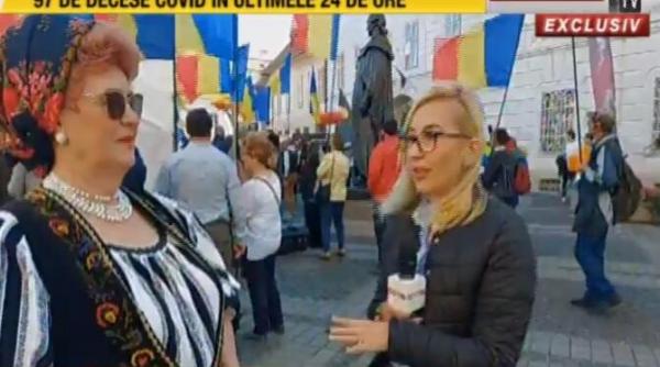 protest la sibiu impotriva statuii lui samuel von brukenthal veta biris e prezenta la eveniment