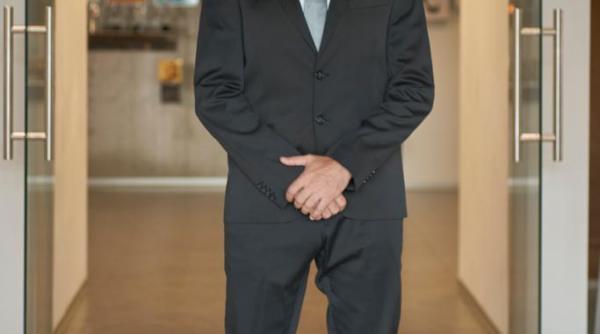 dr claudiu cheles noul director general pe romania al gilead sciences compania biofarmaceutica ce detine remdesivir