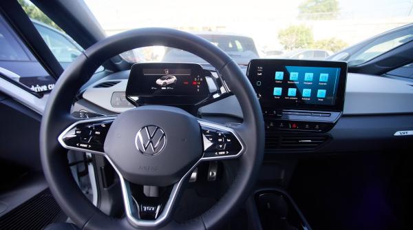 oferta imensa pentru europcar aproape 3 miliarde oferite de un consortiu condus de vw