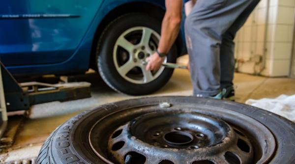 val de frig in romania e timpul pentru cauciucurile de iarna titi aur anunturi pentru toti soferii