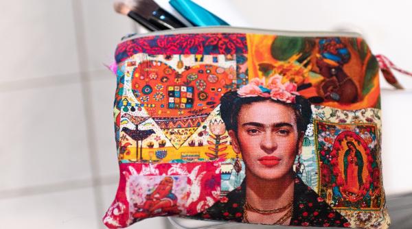 autoportret semnat frida kahlo suma uriasa la licitatie