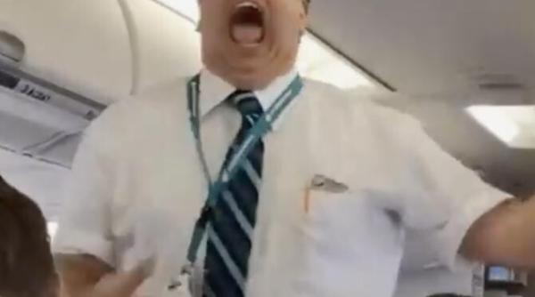 cel mai tare insotitor de bord demonstratie virala avem nevoie de el la fiecare zbor