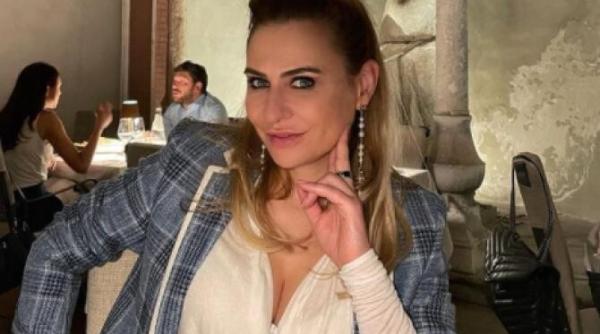 adina buzatu analiza vestimentara a politicienilor de la congresul pnl este un detaliu extrem de mic