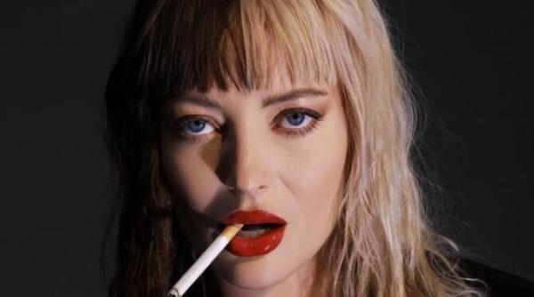 delia facuta knockout de mama ei gina matache e risipitoare e pe lux si opulenta