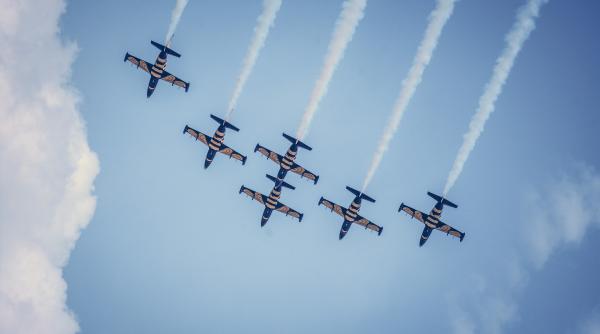 omagiu ion dobran capitala survolata de avioane de vanatoare