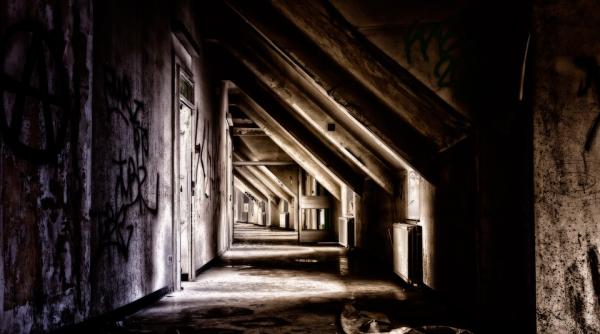 un actor a injunghiat un copil intr o casa bantuita din sua