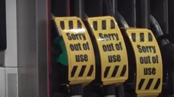 marea britanie penurie de bezina guvernul indeamna armata sa stea pregatita