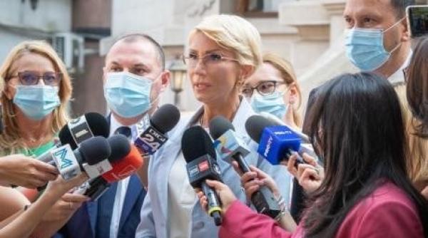 revin somajul tehnic si vacanta pentru parintii ai caror copii fac scoala online