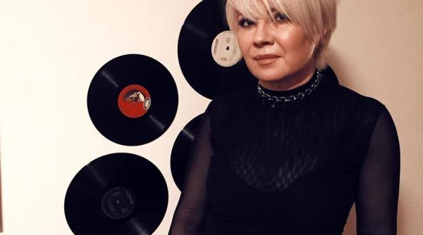 catinca roman batuta de iubit abia acum a recunoscut imi era rusine am dat explicatii penibile cum ca m am lovit in baie