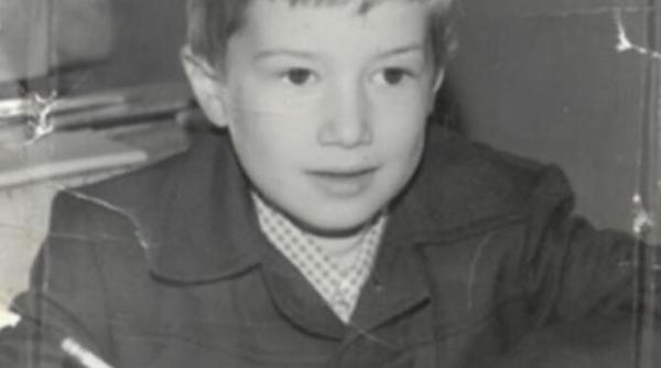 tu ghicesti cine e in fotografie pariu ca nu ai idee cine e cavalerul din imagine