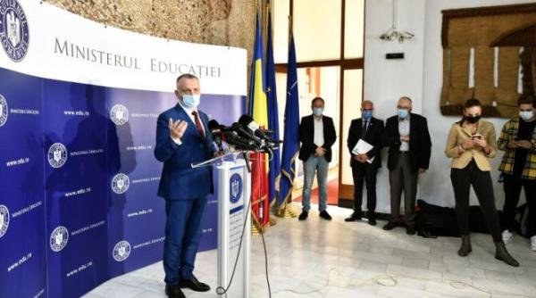 sorin cimpeanu anunta cand se inchid scolile  pana atunci  teste de saliva pentru elevi