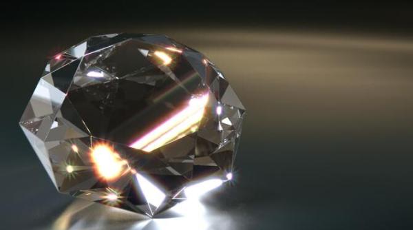 un cuplu a gasit un diamant extrem de pretios intr un parc foto