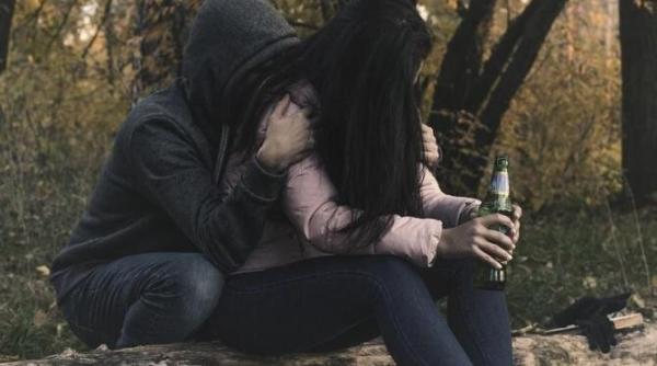 o femeie a murit dupa ce a consumat alcool fara masura