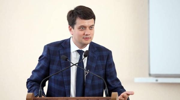 presedintele parlamentului din ucraina a fost demis din functie zelenski il acuza ca a sprijinit oligarhii