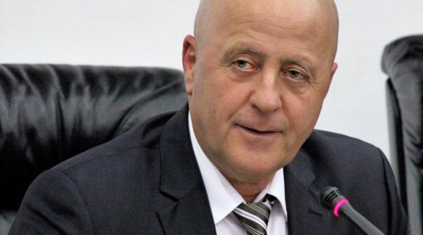 cum a impartit citu banii  teodorescu cj tulcea  asa ceva nu s a mai intamplat de cand sunt eu in administratie