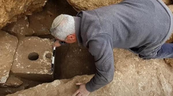 toaleta de lux veche de 2 700 de ani descoperita in ierusalim video