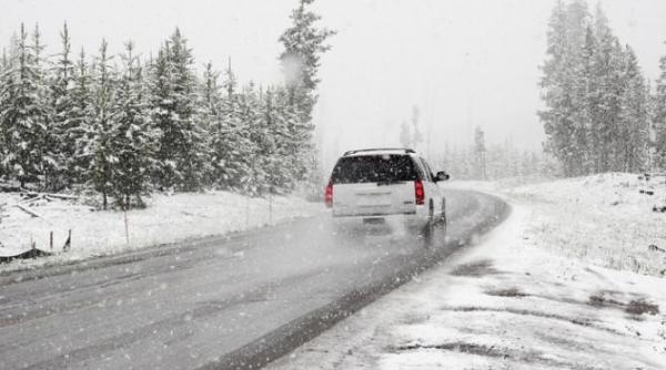 foto a venit iarna  ninsori abundente in mai multe locuri din tara  romica jurca  ninsorile vor fi mai multe  mai consistente