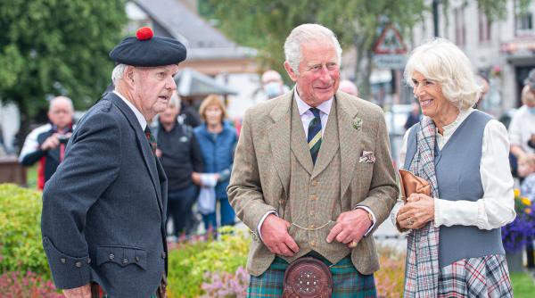 printul charles spune ca masina sa functioneaza cu combustibil pe baza de branza si vin
