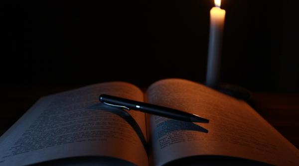 doliu in romania a murit un mare scriitor