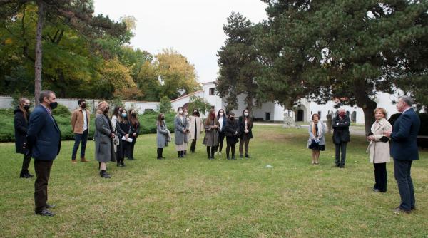 majestatea sa margareta  concurs pentru studentii la arhitectura  proiect legat de gradina palatului elisabeta