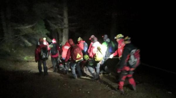 un barbat de 40 de ani a cazut in gol aproximativ 40 de metri in muntii bucegi