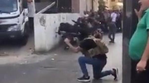 focuri de arma pe strazile beirutului