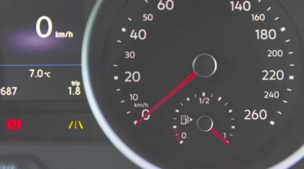 cum sa reduci consumul de benzina motorina  titi aur  sfat pentru soferi  avem la dispozitie o metoda foarte simpla